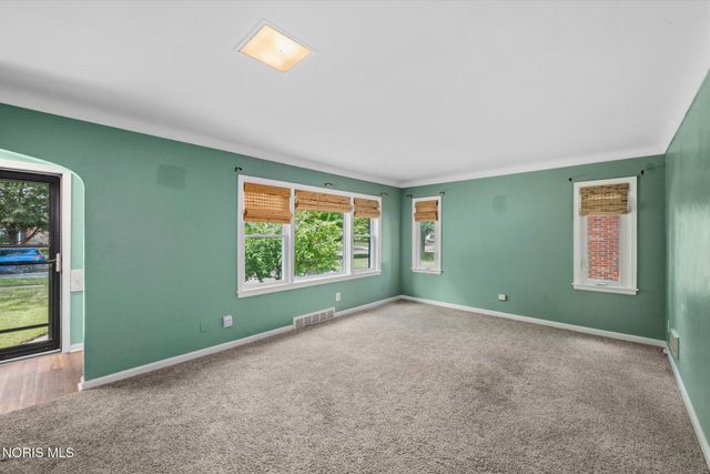 2436 Goddard Road, Toledo, OH 43606