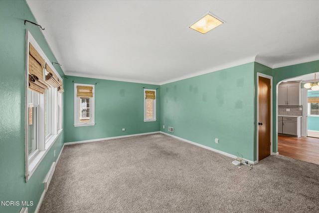 2436 Goddard Road, Toledo, OH 43606