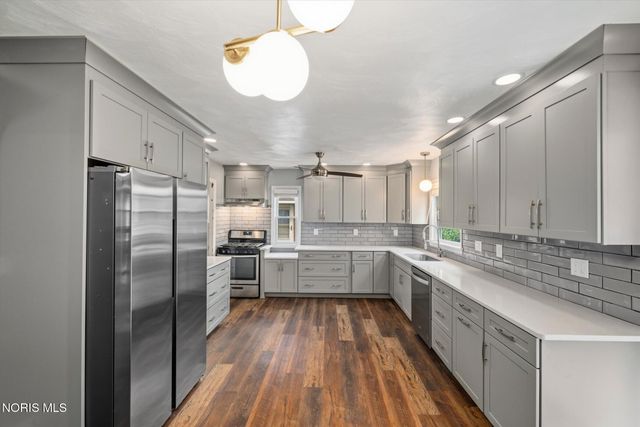 2436 Goddard Road, Toledo, OH 43606