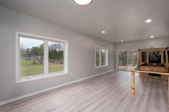 3314 W Alvina AVENUE, Greenfield, WI 53221