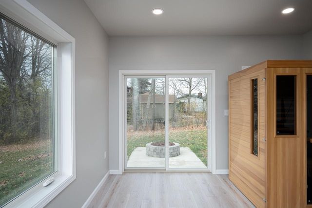 3314 W Alvina AVENUE, Greenfield, WI 53221