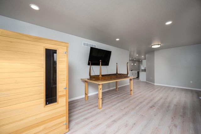 3314 W Alvina AVENUE, Greenfield, WI 53221