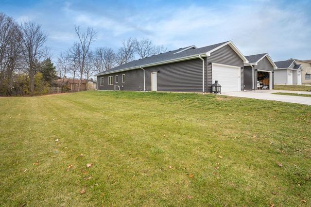 3314 W Alvina AVENUE, Greenfield, WI 53221