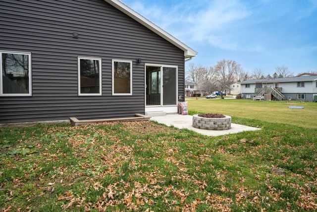 3314 W Alvina AVENUE, Greenfield, WI 53221