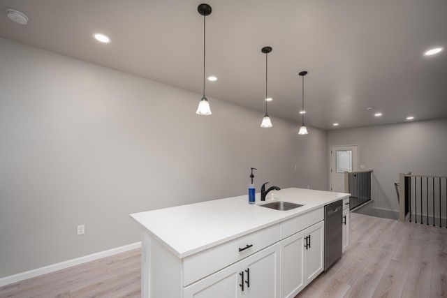 3314 W Alvina AVENUE, Greenfield, WI 53221