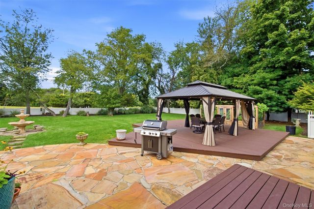 16 Bridle Path Lane, Port Jefferson, NY 11777