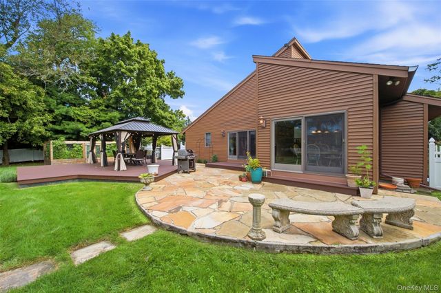 16 Bridle Path Lane, Port Jefferson, NY 11777