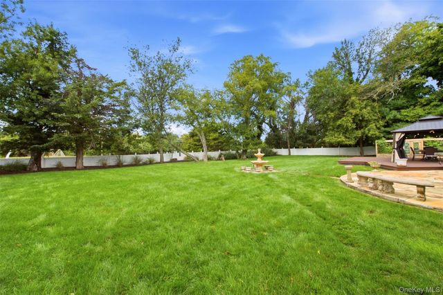 16 Bridle Path Lane, Port Jefferson, NY 11777