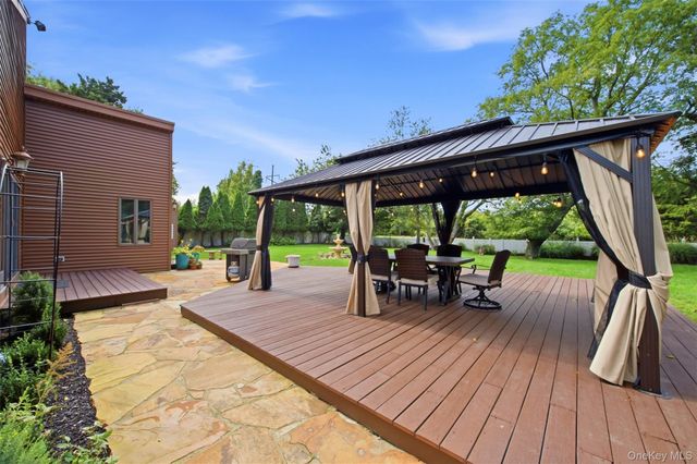 16 Bridle Path Lane, Port Jefferson, NY 11777