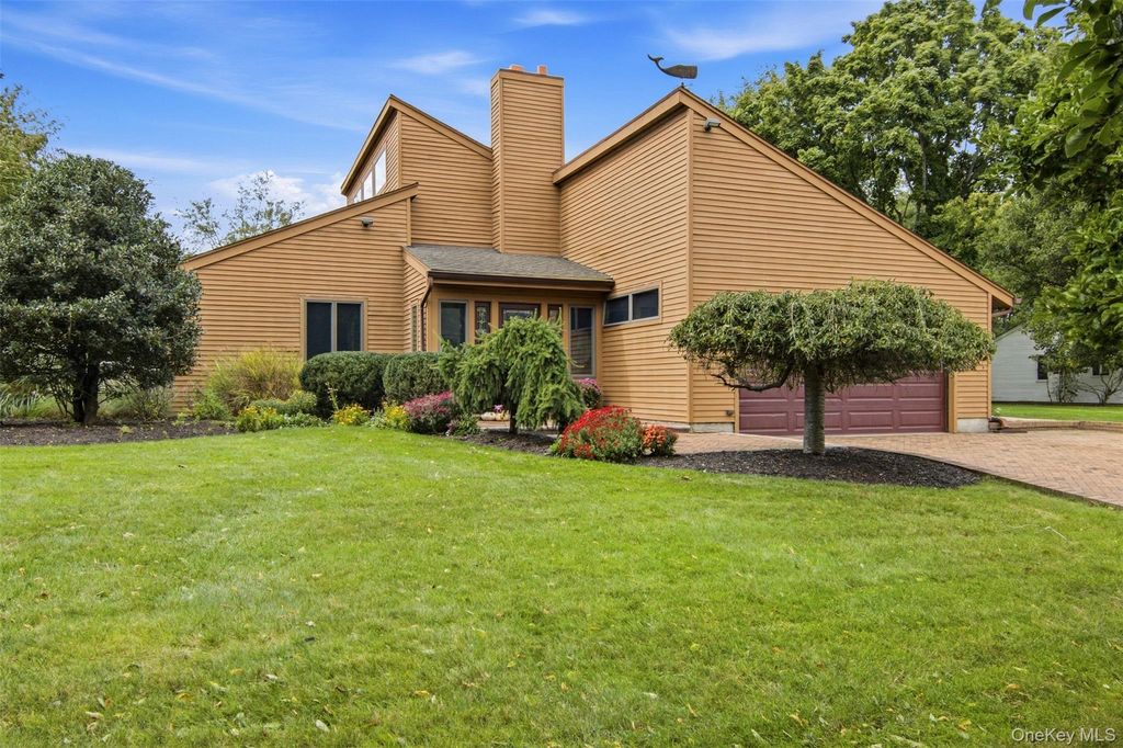16 Bridle Path Lane, Port Jefferson, NY 11777