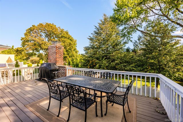 2928 Charlotte Drive, Merrick, NY 11566