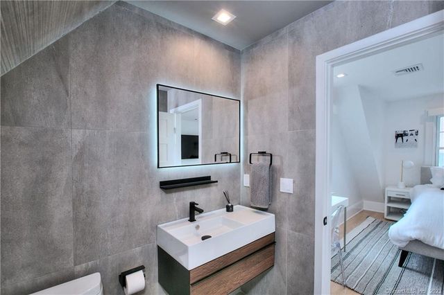 18 Danbury Avenue, Westport, CT 06880