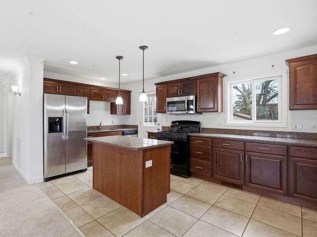 205 Fremont Avenue, Romeoville, IL 60446