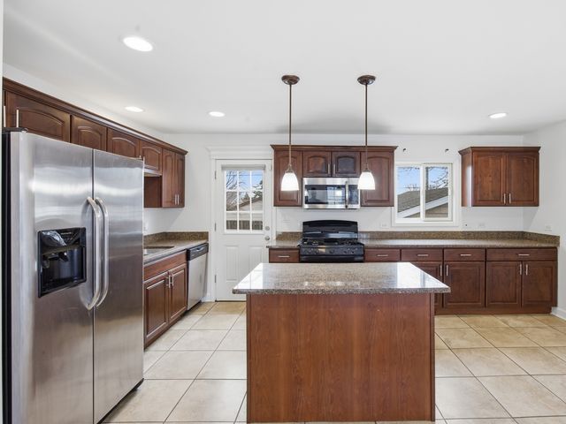 205 Fremont Avenue, Romeoville, IL 60446