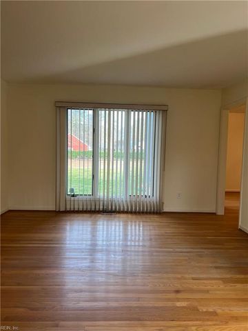 8 Butler PL, Newport News, VA 23606