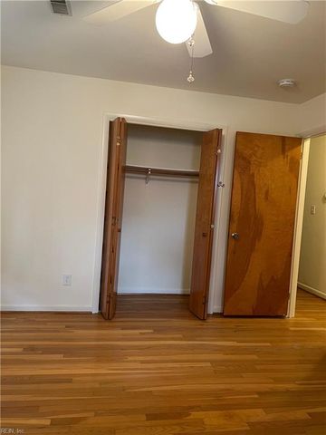 8 Butler PL, Newport News, VA 23606