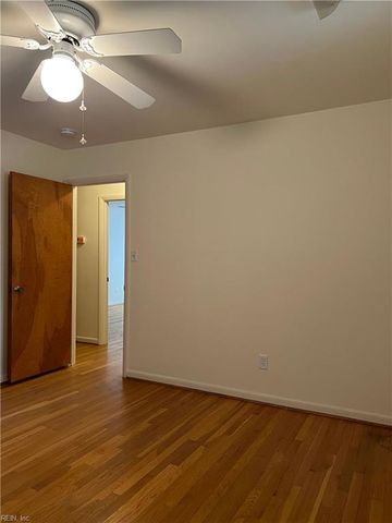 8 Butler PL, Newport News, VA 23606
