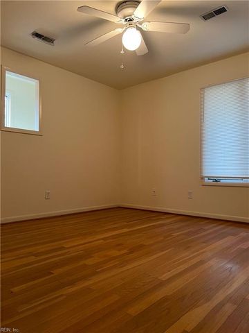 8 Butler PL, Newport News, VA 23606