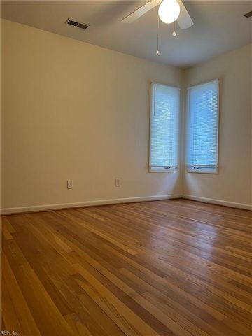 8 Butler PL, Newport News, VA 23606
