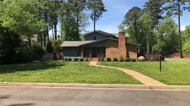 8 Butler PL, Newport News, VA 23606