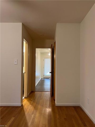 8 Butler PL, Newport News, VA 23606