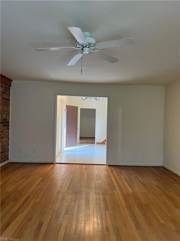 8 Butler PL, Newport News, VA 23606