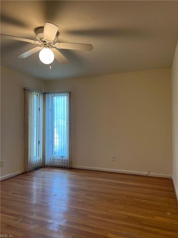 8 Butler PL, Newport News, VA 23606