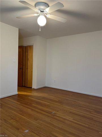 8 Butler PL, Newport News, VA 23606