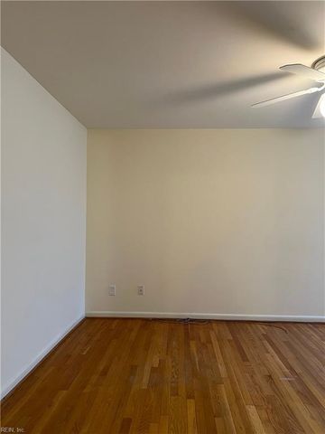 8 Butler PL, Newport News, VA 23606