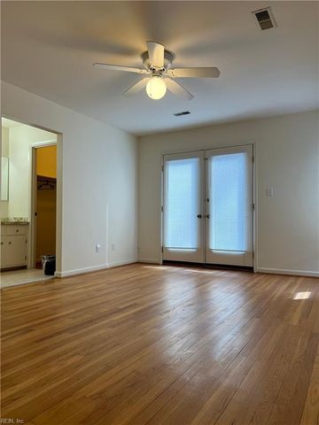 8 Butler PL, Newport News, VA 23606