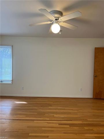 8 Butler PL, Newport News, VA 23606