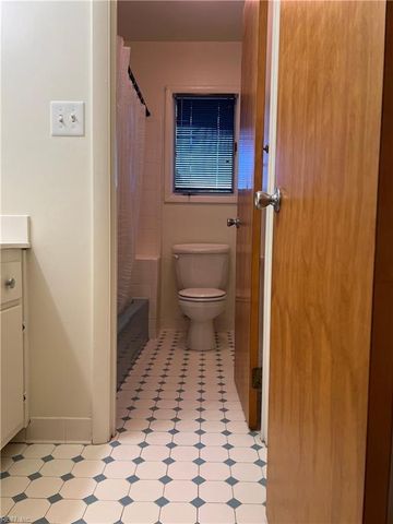 8 Butler PL, Newport News, VA 23606
