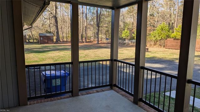 8 Butler PL, Newport News, VA 23606