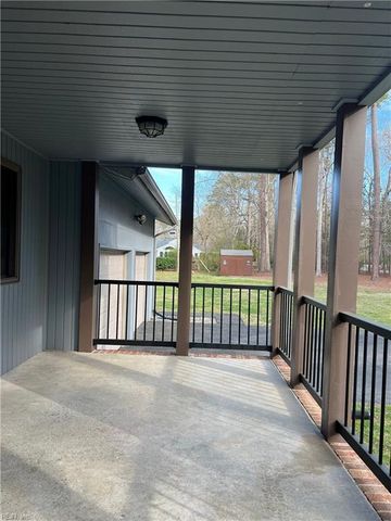 8 Butler PL, Newport News, VA 23606