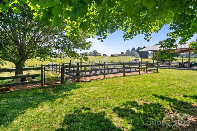 270 Watkins Road, Campobello, SC 29322