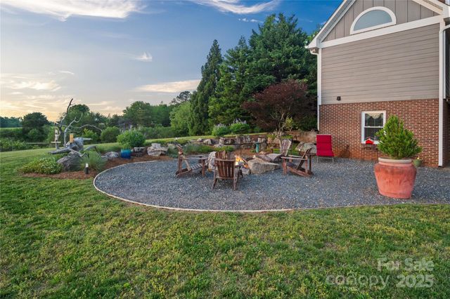 270 Watkins Road, Campobello, SC 29322