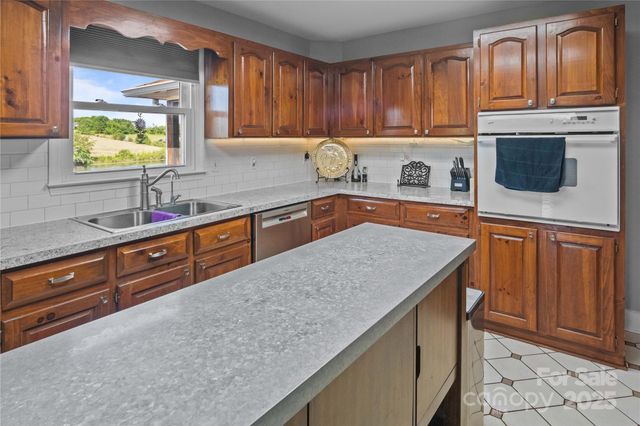 270 Watkins Road, Campobello, SC 29322