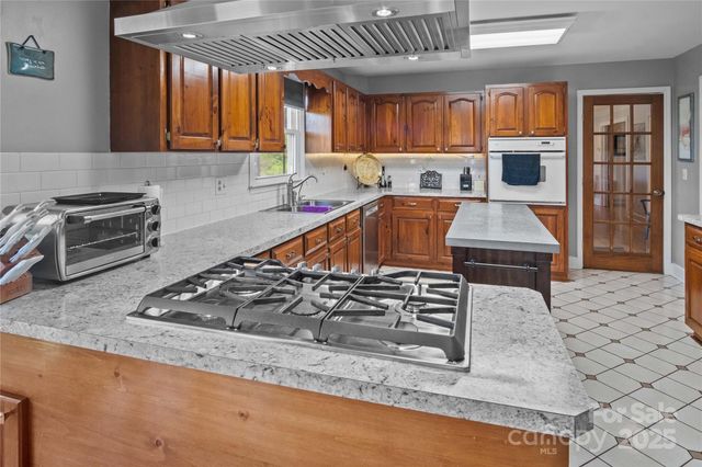 270 Watkins Road, Campobello, SC 29322