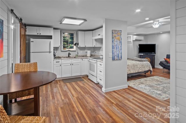 270 Watkins Road, Campobello, SC 29322