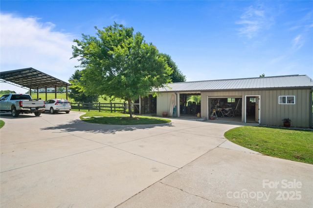 270 Watkins Road, Campobello, SC 29322
