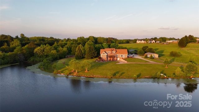 270 Watkins Road, Campobello, SC 29322