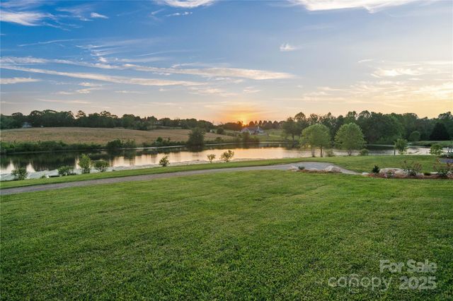 270 Watkins Road, Campobello, SC 29322