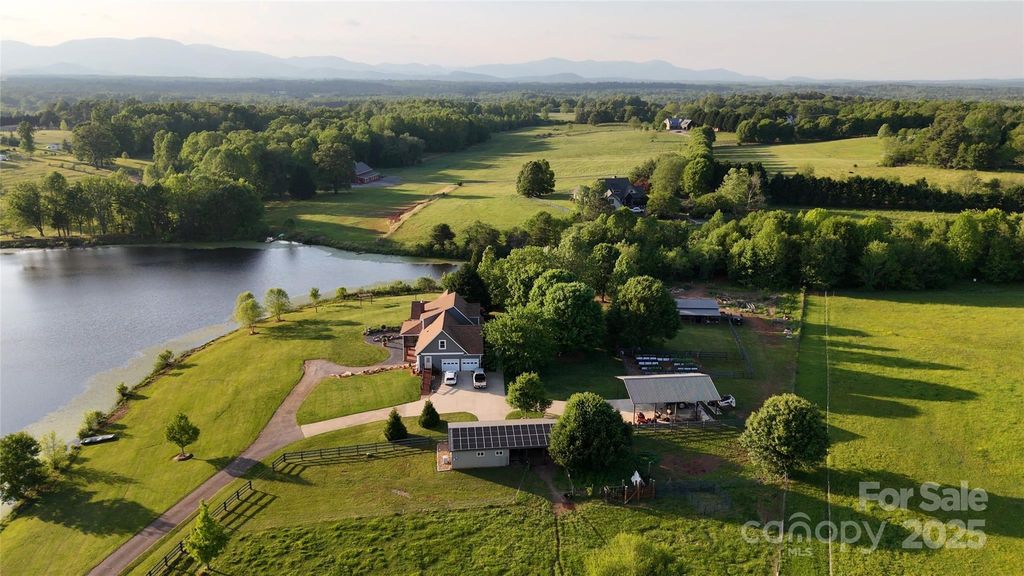 270 Watkins Road, Campobello, SC 29322