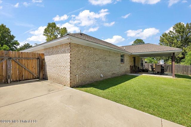 836 Cherry Ridge Drive, Clinton, MS 39056