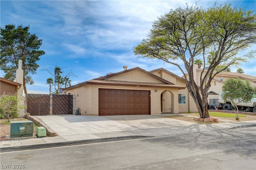 6841 Calella Drive, Las Vegas, NV 89103