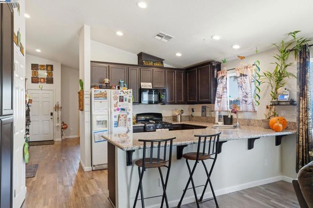 296 Dena Ct, Merced, CA 95341