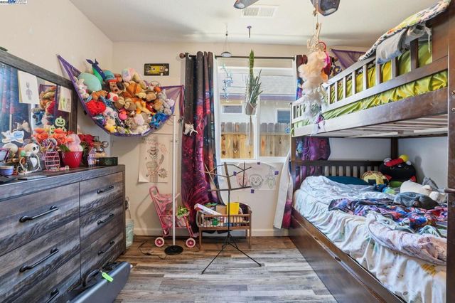 296 Dena Ct, Merced, CA 95341