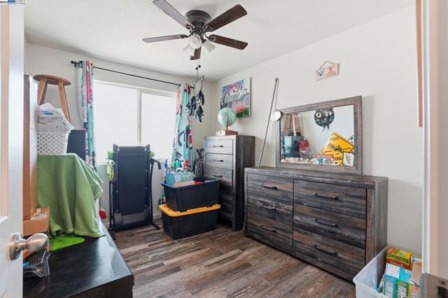 296 Dena Ct, Merced, CA 95341