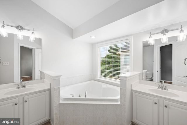 2821 LAURA GAE CIR, Vienna, VA 22180