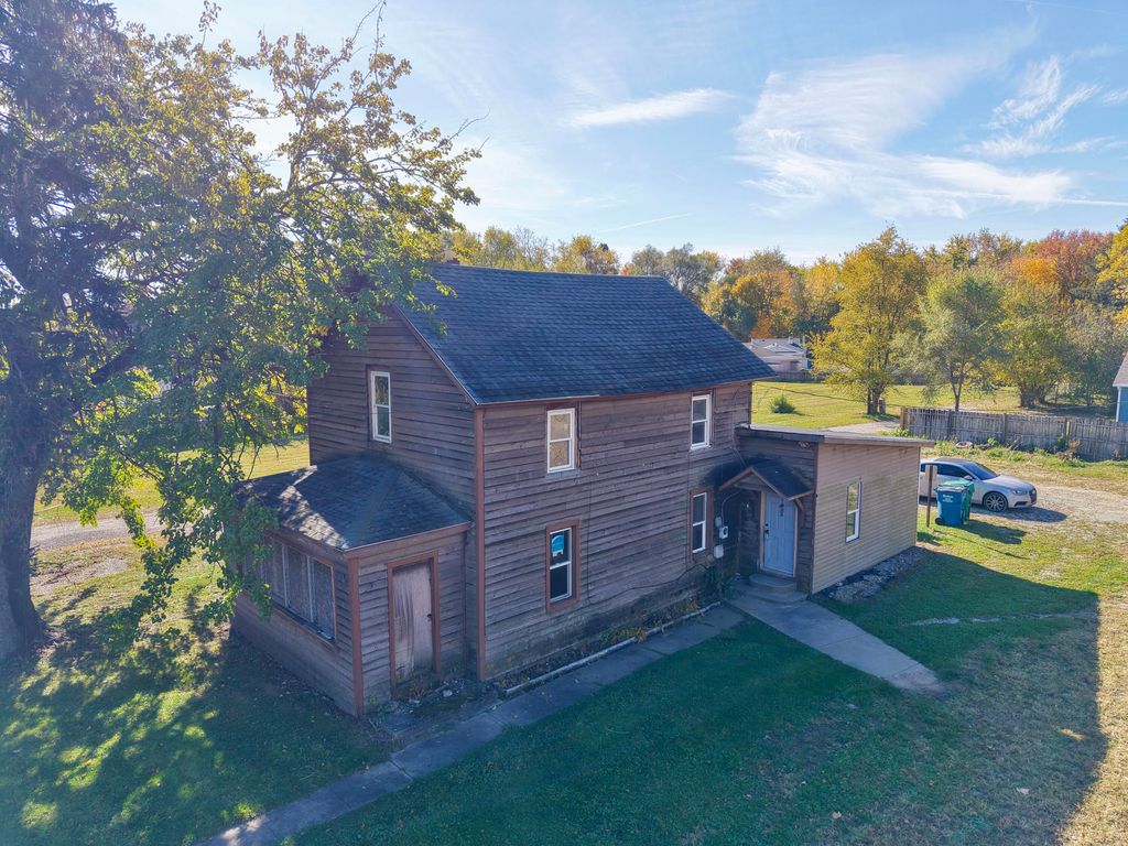 3466 S State Road 104, La Porte, IN 46350